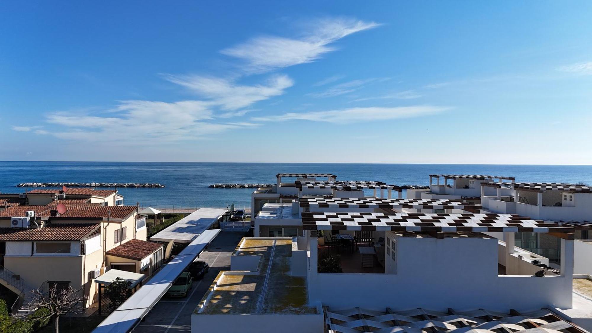 P020 - Porto Recanati, Nuovo Trilocale Con Giardino Esterno foto